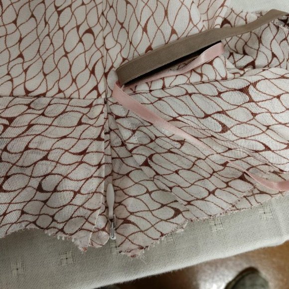 Ann Taylor Silk Sleeveless Blouse - Size M - Picture 5 of 7